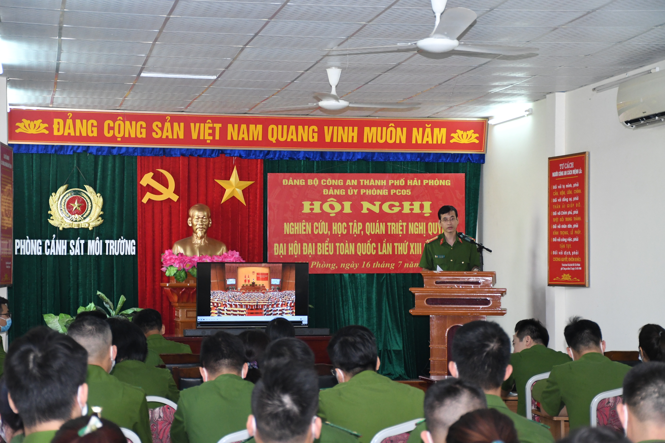 Đảng ủy phòng Cảnh sát môi trường CATP: Học tập, quán triệt, tuyên truyền và triển khai Nghị quyết Đại hội Đảng các cấp